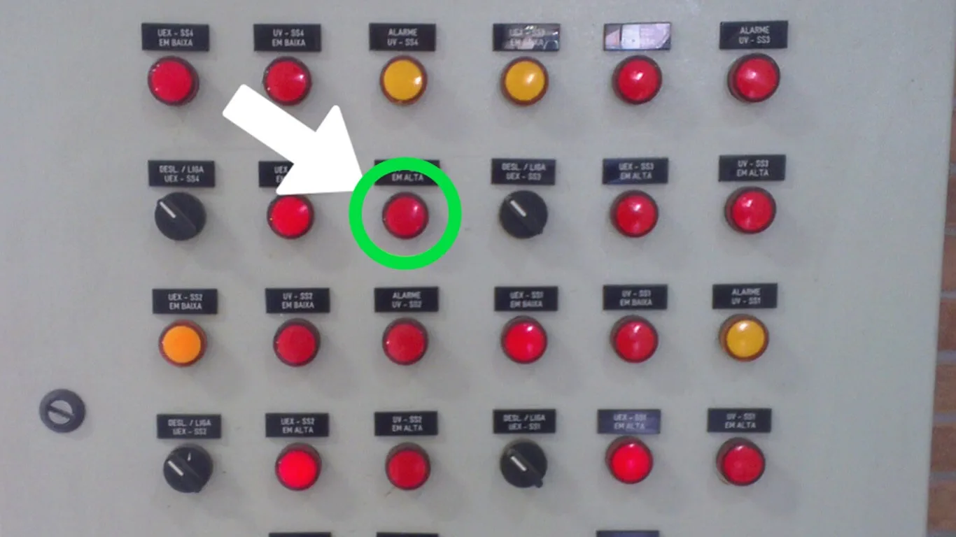 image shows machine with no buttons labeled